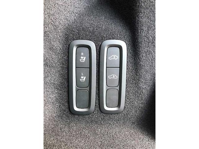 D4 AWD インスクリプション サンルーフ エアサス(17枚目)