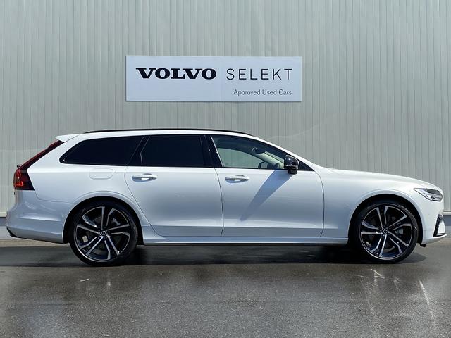 Ｖ９０ リチャージアルティメトＴ８ＡＷＤプラグインハイブリド　インテリセーフ標準　サンルーフ　ファインナッパレザー　Ｇｏｏｇｌｅナビ　３６０°カメラ　エアサス　ＥＴＣ　純正前後ドラレコ（5枚目）