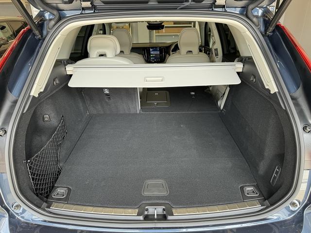 ＸＣ６０ リチャージアルティメトＴ６ＡＷＤプラグインハイブリド　インテリセーフ標準　ファインナッパレザーシート　ハーマンカードンプレミアムオーディオ　Ｇｏｏｇｌｅナビ　３６０°カメラ　ワイヤレススマートフォンチャージ　サンルーフ　エアサスペンション　ＥＴＣ（45枚目）