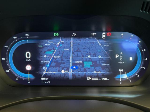 １２．３インチの新デジタル液晶ドライバー・ディスプレイは、さらに見やすく使いやすくなりました。