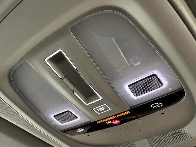 新インフォテイメント・システムの採用に伴い、緊急通報サービス機能を搭載。バッテリー上がりや事故の際、レッカーの手配等迅速なサービスを提供致します。