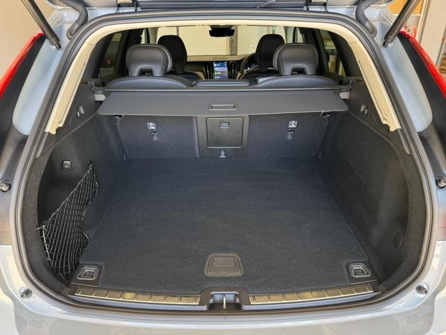 使いやすく機能的に設計されたラゲッジルーム、多彩なアレンジも可能です。