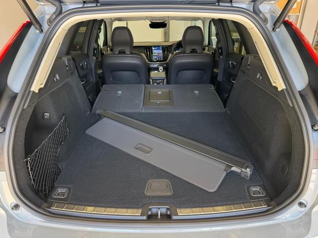 すべてのシートを倒せば車中泊もお手の物。フルフラットで段差も気にならず、快適にお使いいただけます。