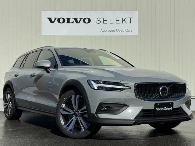 Ｖ６０ クロスカントリー　ウルトラ　Ｂ５　ＡＷＤ　インテリセーフ標準　ファインナッパレザーシート　マッサージ　ハーマンカードンプレミアムオーディオ　Ｇｏｏｇｌｅナビ　３６０°カメラ　ワイヤレススマートフォンチャージ　ＥＴＣ　パワーテールゲート（6枚目）