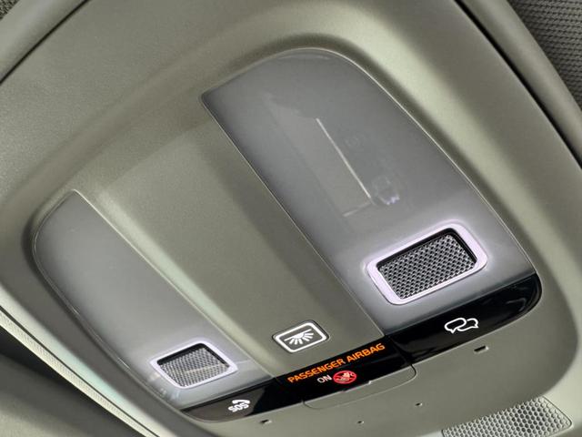 Ｖ６０ クロスカントリー　ウルトラ　Ｂ５　ＡＷＤ　インテリセーフ標準　ファインナッパレザーシート　マッサージ　ハーマンカードンプレミアムオーディオ　Ｇｏｏｇｌｅナビ　３６０°カメラ　ワイヤレススマートフォンチャージ　ＥＴＣ　パワーテールゲート（16枚目）