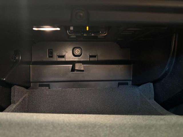 Ｖ６０ クロスカントリー　ウルトラ　Ｂ５　ＡＷＤ　インテリセーフ標準　ファインナッパレザーシート　マッサージ　ハーマンカードンプレミアムオーディオ　Ｇｏｏｇｌｅナビ　３６０°カメラ　ワイヤレススマートフォンチャージ　ＥＴＣ　パワーテールゲート（19枚目）