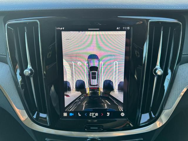 Ｖ６０ クロスカントリー　ウルトラ　Ｂ５　ＡＷＤ　インテリセーフ標準　ファインナッパレザーシート　マッサージ　ハーマンカードンプレミアムオーディオ　Ｇｏｏｇｌｅナビ　３６０°カメラ　ワイヤレススマートフォンチャージ　ＥＴＣ　パワーテールゲート（24枚目）