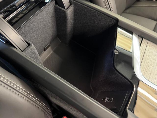 Ｖ６０ クロスカントリー　ウルトラ　Ｂ５　ＡＷＤ　インテリセーフ標準　ファインナッパレザーシート　マッサージ　ハーマンカードンプレミアムオーディオ　Ｇｏｏｇｌｅナビ　３６０°カメラ　ワイヤレススマートフォンチャージ　ＥＴＣ　パワーテールゲート（30枚目）