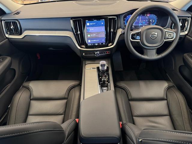 Ｖ６０ クロスカントリー　ウルトラ　Ｂ５　ＡＷＤ　インテリセーフ標準　ファインナッパレザーシート　マッサージ　ハーマンカードンプレミアムオーディオ　Ｇｏｏｇｌｅナビ　３６０°カメラ　ワイヤレススマートフォンチャージ　ＥＴＣ　パワーテールゲート（35枚目）
