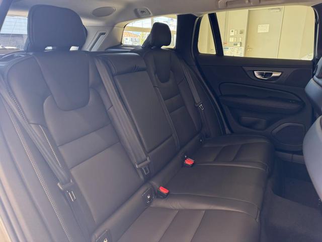 Ｖ６０ クロスカントリー　ウルトラ　Ｂ５　ＡＷＤ　インテリセーフ標準　ファインナッパレザーシート　マッサージ　ハーマンカードンプレミアムオーディオ　Ｇｏｏｇｌｅナビ　３６０°カメラ　ワイヤレススマートフォンチャージ　ＥＴＣ　パワーテールゲート（36枚目）