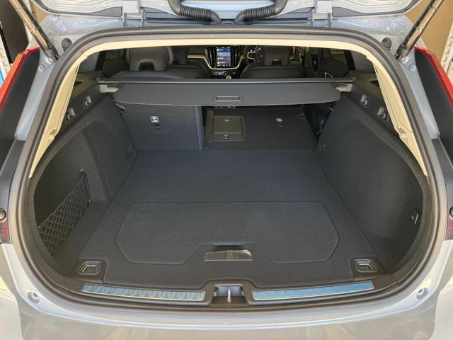 Ｖ６０ クロスカントリー　ウルトラ　Ｂ５　ＡＷＤ　インテリセーフ標準　ファインナッパレザーシート　マッサージ　ハーマンカードンプレミアムオーディオ　Ｇｏｏｇｌｅナビ　３６０°カメラ　ワイヤレススマートフォンチャージ　ＥＴＣ　パワーテールゲート（46枚目）