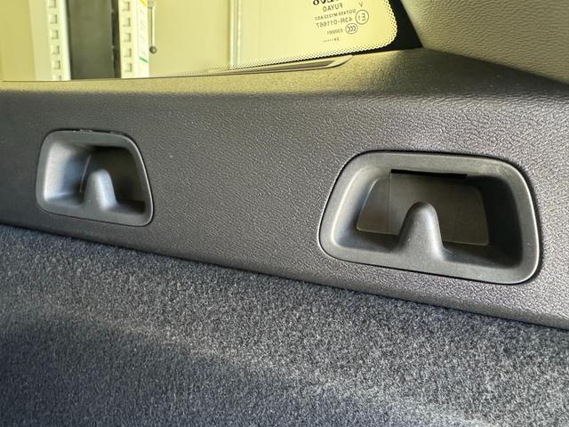 Ｖ６０ クロスカントリー　ウルトラ　Ｂ５　ＡＷＤ　インテリセーフ標準　ファインナッパレザーシート　マッサージ　ハーマンカードンプレミアムオーディオ　Ｇｏｏｇｌｅナビ　３６０°カメラ　ワイヤレススマートフォンチャージ　ＥＴＣ　パワーテールゲート（48枚目）