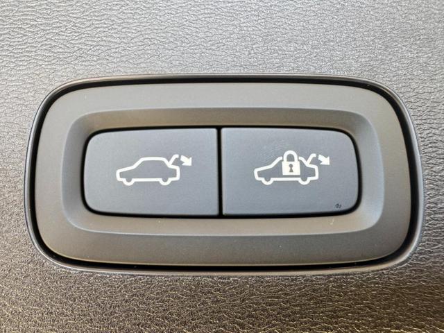 Ｖ６０ クロスカントリー　ウルトラ　Ｂ５　ＡＷＤ　インテリセーフ標準　ファインナッパレザーシート　マッサージ　ハーマンカードンプレミアムオーディオ　Ｇｏｏｇｌｅナビ　３６０°カメラ　ワイヤレススマートフォンチャージ　ＥＴＣ　パワーテールゲート（49枚目）