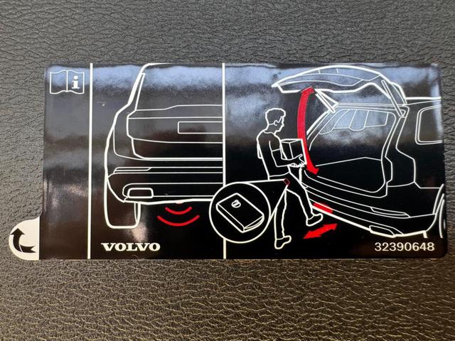 Ｖ６０ クロスカントリー　ウルトラ　Ｂ５　ＡＷＤ　インテリセーフ標準　ファインナッパレザーシート　マッサージ　ハーマンカードンプレミアムオーディオ　Ｇｏｏｇｌｅナビ　３６０°カメラ　ワイヤレススマートフォンチャージ　ＥＴＣ　パワーテールゲート（50枚目）