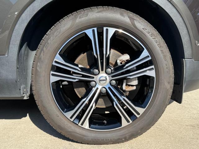 ＸＣ４０ Ｔ４　ＡＷＤ　インスクリプション　インテリセーフ標準　電動シート　レザーシート　シートヒーター　ハーマンカードンプレミアムオーディオ　センサスナビ　３６０°カメラ　ワイヤレススマートフォンチャージ　ダストボックス　ＥＴＣ　サンルーフ（11枚目）
