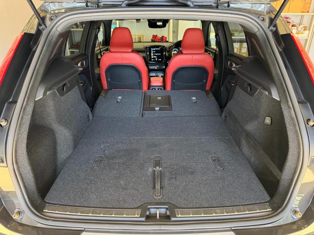 ＸＣ４０ Ｔ４　ＡＷＤ　インスクリプション　インテリセーフ標準　電動シート　レザーシート　シートヒーター　ハーマンカードンプレミアムオーディオ　センサスナビ　３６０°カメラ　ワイヤレススマートフォンチャージ　ダストボックス　ＥＴＣ　サンルーフ（47枚目）