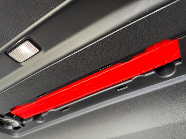 ＸＣ４０ Ｔ４　ＡＷＤ　インスクリプション　インテリセーフ標準　電動シート　レザーシート　シートヒーター　ハーマンカードンプレミアムオーディオ　センサスナビ　３６０°カメラ　ワイヤレススマートフォンチャージ　ダストボックス　ＥＴＣ　サンルーフ（50枚目）