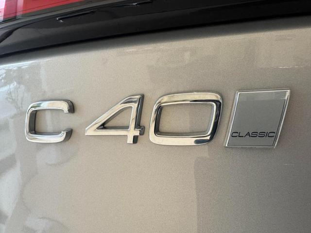Ｃ４０リチャージ リチャージ　アルティメットシングルモーター　インテリセーフ標準　電動シート　シートヒーター　ステアリングホイールヒーター　ハーマンカードンプレミアムオーディオ　Ｇｏｏｇｌｅナビ　３６０°カメラ　ダストボックス　ガラスルーフ　パワーテールゲート（8枚目）