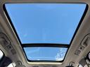 サンルーフは開口部が広くとても開放的です。