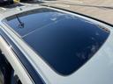 サンルーフを標準装備。