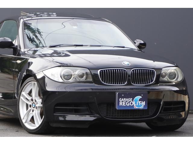 １シリーズ １３５ｉ　Ｍスポーツ　ツインターボ　サンルーフ　黒革スポーツシート　純正ＨＤＤナビ　ＥＴＣ　パーキングセンサー　バイキセノン　ロゴ入りブレーキキャリパー　キーレス　スペアキー（6枚目）