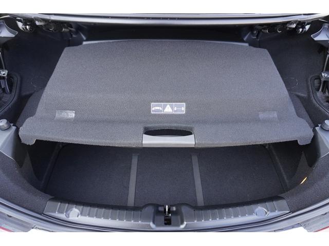 ＳＬＫ２００ブルーエフィシェンシー　ＡＭＧスポーツＰＫＧ　ユーティリティＰＫＧ　黒革シート　レッドシートベルト　電動ヴァリオルーフ　純正ＨＤＤナビ　地デジフルセグＴＶ　メモリーパワーシート　シートヒーター　エンジンスタート　スマートキー(33枚目)