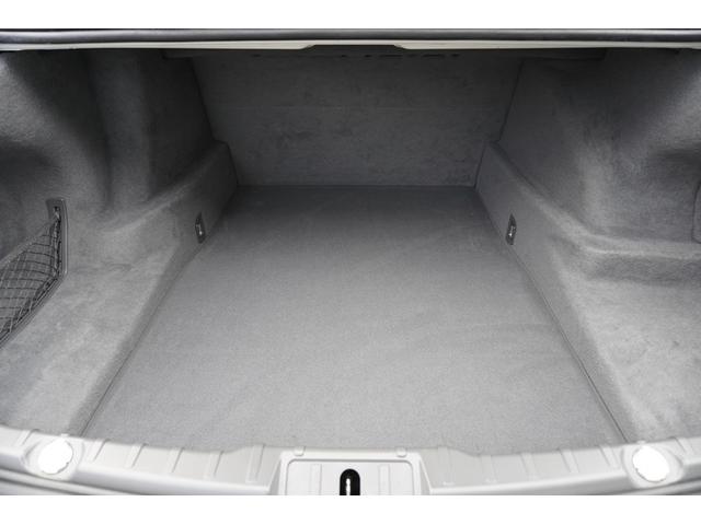 ７シリーズ ７４０ｉ　後期モデル　禁煙車　ベージュレザーシート　サンルーフ　純正ＨＤＤナビ　地デジフルセグＴＶ　ブルートゥース　リアビューカメラ　ミラーＥＴＣ　インテリジェントセーフティ　オートトランク　ヘッドアップ（30枚目）