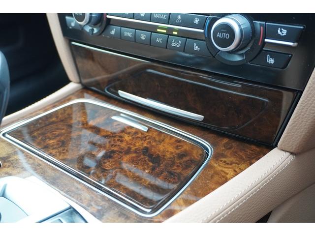 ７シリーズ ７４０ｉ　後期モデル　禁煙車　ベージュレザーシート　サンルーフ　純正ＨＤＤナビ　地デジフルセグＴＶ　ブルートゥース　リアビューカメラ　ミラーＥＴＣ　インテリジェントセーフティ　オートトランク　ヘッドアップ（64枚目）