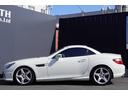 ＳＬＫ２００ブルーエフィシェンシー　ＡＭＧスポーツＰＫＧ　ユーティリティＰＫＧ　黒革シート　レッドシートベルト　電動ヴァリオルーフ　純正ＨＤＤナビ　地デジフルセグＴＶ　メモリーパワーシート　シートヒーター　エンジンスタート　スマートキー(18枚目)