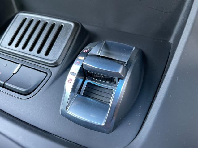 ジュリエッタ ヴェローチェ　禁煙車　ナビ　地デジ　Ｂｌｕｅｔｏｏｔｈ　ＥＴＣ　前後ドライブレコーダー　クルーズコントロール　キセノン　純正１８ＡＷ　シートヒーター（12枚目）