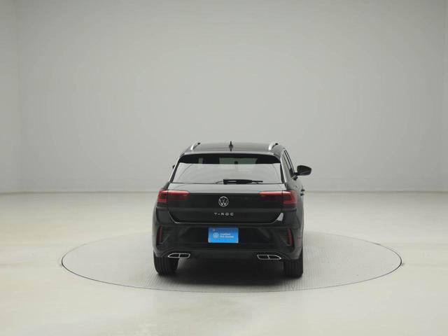 Ｔ－ロック ＴＤＩ　Ｒライン　認定中古車　アダクティブクルーズコントロール（全車速追従機能付き）　レーンキープアシスト　レーンチェンジアシスト　パークディスタンスコントロール　リヤトラフィックアラート　デジタルメータークラスター（4枚目）