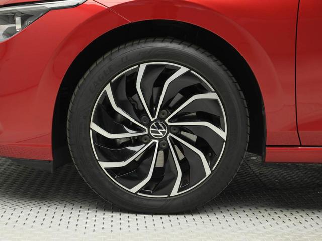 ゴルフ ＴＤＩアクティブアドバンス　プラチナムエディション　認定中古車　アダクティブクルーズコントロール（全車速追従機能付き）　レーンキープアシスト　レーンチェンジアシスト　パークディスタンスコントロール　リヤトラフィックアラート　デジタルメータークラスター（20枚目）