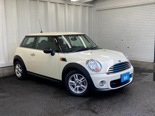 ワン R56後期モデル プッシュスタート 後期ビックバンパー 後期テールライト MINI新品エンブレム 本革ステアリング ETC 後期クーパ―用純正15インチホイール 事故歴無し 禁煙車 正規ディーラー車(5枚目)