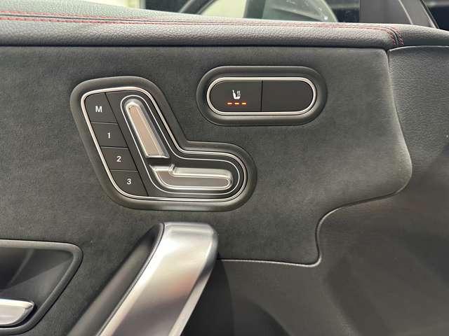 ＣＬＡクラス ＣＬＡ２００ｄ　ＡＭＧラインパッケージ　ディーゼルターボ　ＭＰ２０２５０２　マウンテングレー　元デモカー　禁煙　メタッリックペイント（18枚目）