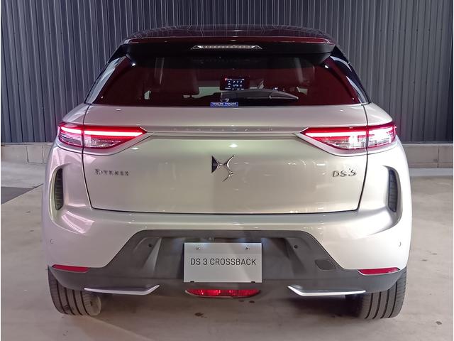 ＤＳ３クロスバック Ｅ－テンス　グランシック　正規認定中古車／ＡＣＣ／ハーフレザーシート／禁煙車／衝突軽減Ｂ／バックカメラ／車線逸脱警告／ＬＥＤヘッドライト／オートライト／Ｂｌｕｅｔｏｏｔｈ／クリアランスソナー／ワイヤレスモバイルチャージャー（4枚目）