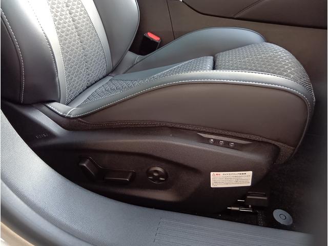 �E�^�]�ȁF�^�]�Ȃɂ̓p���[�V�[�g�������B�����o�[�T�|�[�g���t�����Ă���A�^�]�҂̎p���ێ��ɖ𗧂��܂��B���{�ԗ��͕��Д[�Ԑ����Z���^�[�ɂēW�����A�����ɂȂ���ۂ͎��O�ɓ��X�܂ł��A����������