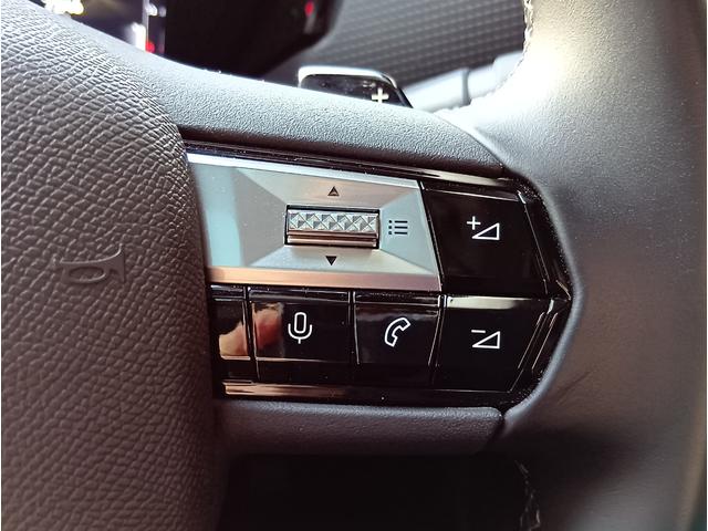 �E�X�e�A�����O�X�C�b�`�F�s�A�m�u���b�N�̃{�^���ƁA�_�C����̃��[���h���������X�C�b�`�B