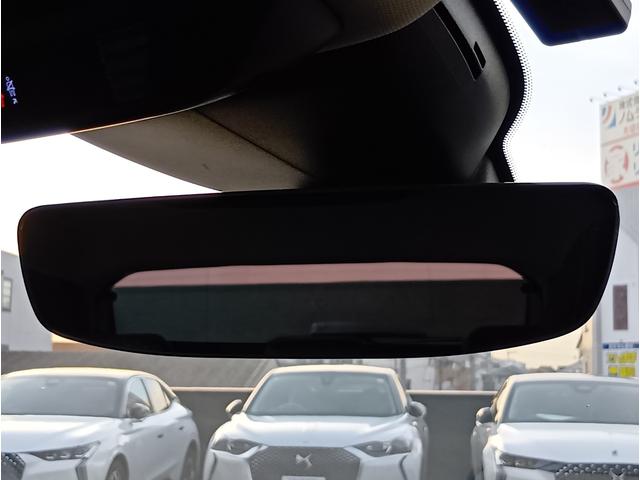 �E���[���~���[�F�t���[�����X�̃��[���~���[�B�蓮�ɂĊp�x�𒲐߉\�B