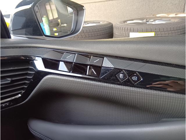 �E�p���[�E�B���h�E�X�C�b�`�F�X�C�b�`�ɂ��u�N���E�h�E�p���v�̕��l���g�p���A�����I�ȃf�U�C���ƂȂ��Ă���܂��B