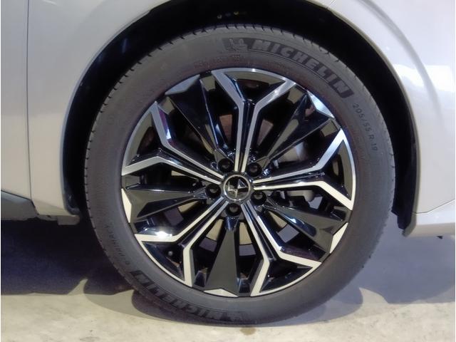 �E�z�C�[���F�P�X�C���`�A���~�z�C�[���ł��B�^�C���̎g�p���A�z�C�[���ɖڗ������L�Y�͂���܂���B