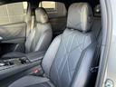 ・助手席:運転席と同様にパワーシートとなっており、ランバーサポートも装備しています。