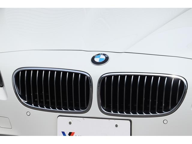 ５２８ｉ　Ｍスポーツパッケージ　ＦＲ　直６　ＮＡ・シルキーシックス・Ｍエアロスタイル・ＲＥＭＵＳマフラー・オートトランク・黒革・サンルーフ・Ｍ１８インチＡＷ・Ｂカメラ・ＴＶ・ＤＶＤ再生・シートヒーター・車幅センサー・スマートキー(8枚目)