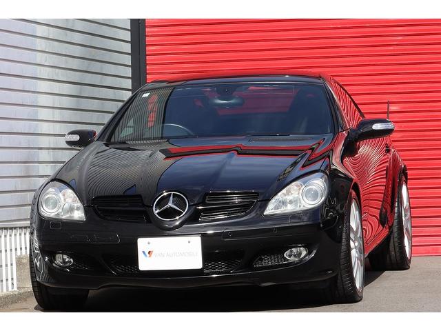 SLK SLK200コンプレッサー スポーツED 250台限定車・特別仕様・電動オープン・エアスカーフ・シートヒーター・レッドシートベルト・Rスポイラー・専用18インチAW・レッドステッチ黒革シート・レッドキャリパー仕様・車幅センサー・HIDライト(4枚目)