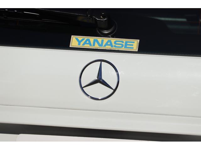 Cクラスステーションワゴン C200ステーションワゴン ネオクラシック・正規ディーラー車・ディーラーユーザー使用歴車・専用ファブリックシート・15インチAW・社外オーディオ・オートAC・トノカバー・スペアキー・カーボン調パネル・ネオクラモデル・スペアタイヤ(17枚目)