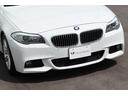 ５２８ｉ　Ｍスポーツパッケージ　ＦＲ　直６　ＮＡ・シルキーシックス・Ｍエアロスタイル・ＲＥＭＵＳマフラー・オートトランク・黒革・サンルーフ・Ｍ１８インチＡＷ・Ｂカメラ・ＴＶ・ＤＶＤ再生・シートヒーター・車幅センサー・スマートキー(5枚目)