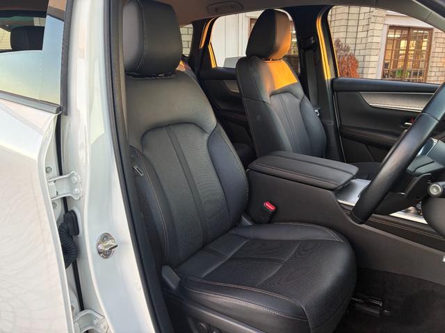 ＣＸ－６０ ＸＤ　Ｌパッケージ　ワンオーナー　禁煙車　衝突軽減ブレー純正１２．３インチフルセクナビ　ＥＴＣ　全周囲カメラ　ＲＣＣ　黒革シート　パワーシート　シート／ステアリングヒーター　電動リアゲート　取扱説明書　スペアキー有（11枚目）