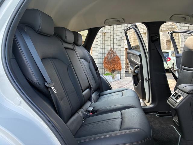 ＣＸ－６０ ＸＤ　Ｌパッケージ　ワンオーナー　禁煙車　衝突軽減ブレー純正１２．３インチフルセクナビ　ＥＴＣ　全周囲カメラ　ＲＣＣ　黒革シート　パワーシート　シート／ステアリングヒーター　電動リアゲート　取扱説明書　スペアキー有（13枚目）