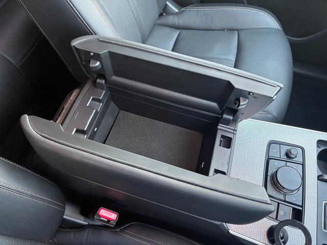 ＣＸ－６０ ＸＤ　Ｌパッケージ　ワンオーナー　禁煙車　衝突軽減ブレー純正１２．３インチフルセクナビ　ＥＴＣ　全周囲カメラ　ＲＣＣ　黒革シート　パワーシート　シート／ステアリングヒーター　電動リアゲート　取扱説明書　スペアキー有（31枚目）