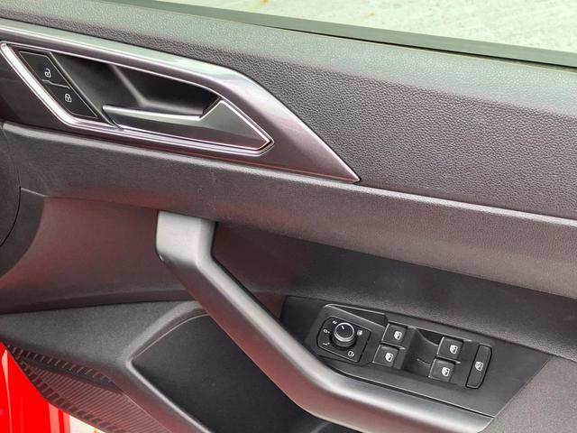 ポロ TSIハイライン 禁煙車 LEDライト フォグランプ ACC CD/DVD バックカメラ App-Connect ETC 認定中古車(39枚目)