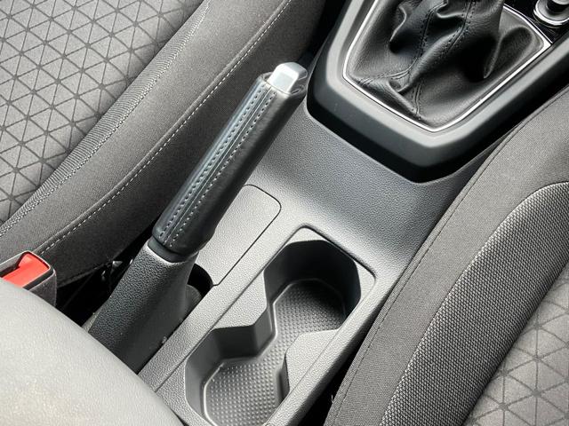 T-クロス TSI アクティブ 禁煙車 LEDライト フォグランプ ACC レーンアシスト 後方死角検知機能 障害物センサー バックカメラ App-Connect ETC 認定中古車(27枚目)